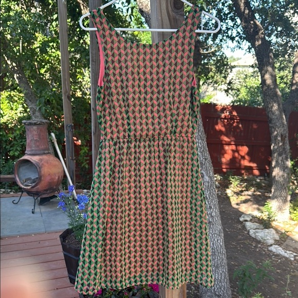 Dresses & Skirts - Vibrant Geometric Sleeveless Dress
